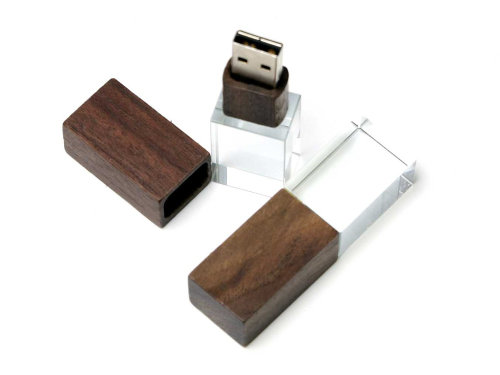 USB-флешка на 64 ГБ прямоугольной формы, под гравировку 3D логотипа, материал стекло, с деревянным колпачком красного цвета, зеленый
