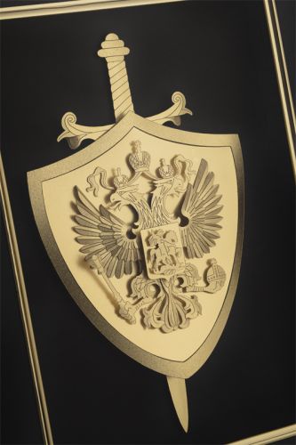 Картина "Щит и меч", черный с золотом